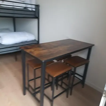 Apartment 2 A 4 Personnes, 12 Kilometres Du Parc Du Puy Du F *